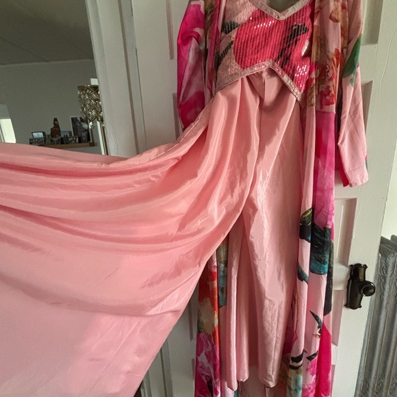 Floral Pink Women's Crepe Silk Kurta Set - Picture 9 of 9